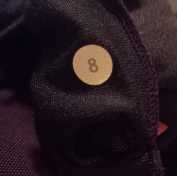 Lululemon Ariel Tank - Black Swan - Size 8 - Picture 6 of 8